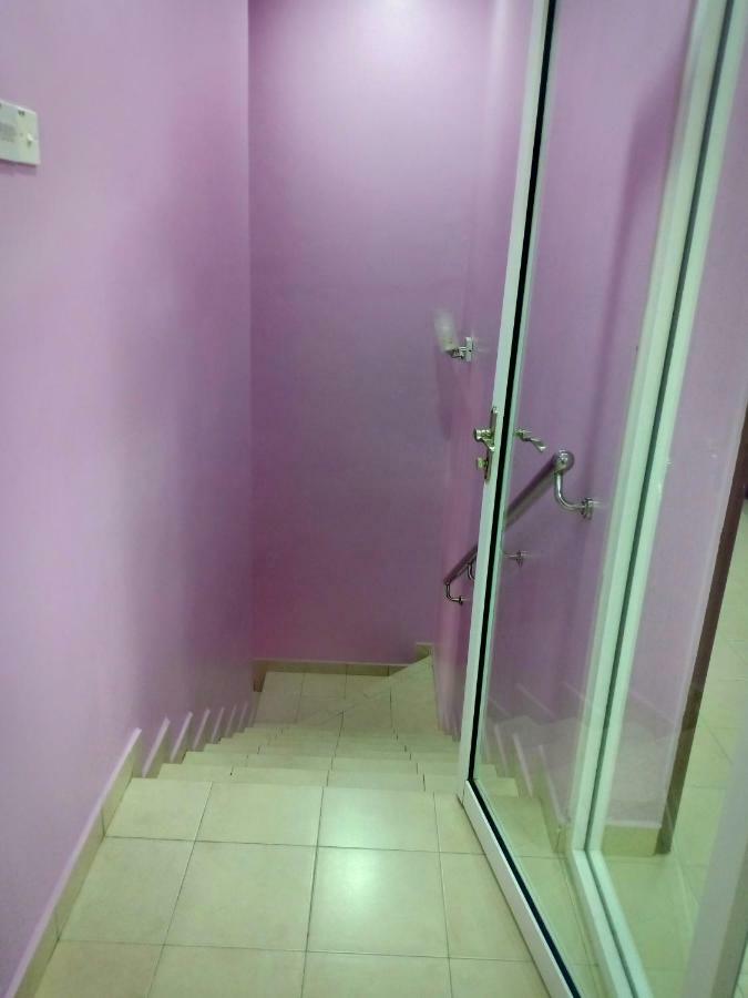 Villa Purple Townhouse 3R2B Wifi Sekinchan Esterno foto